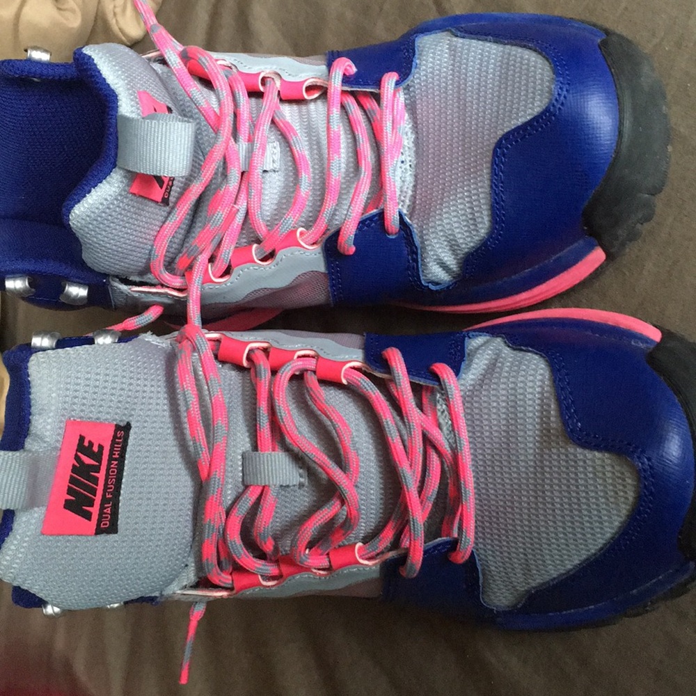 Nike women’s boot